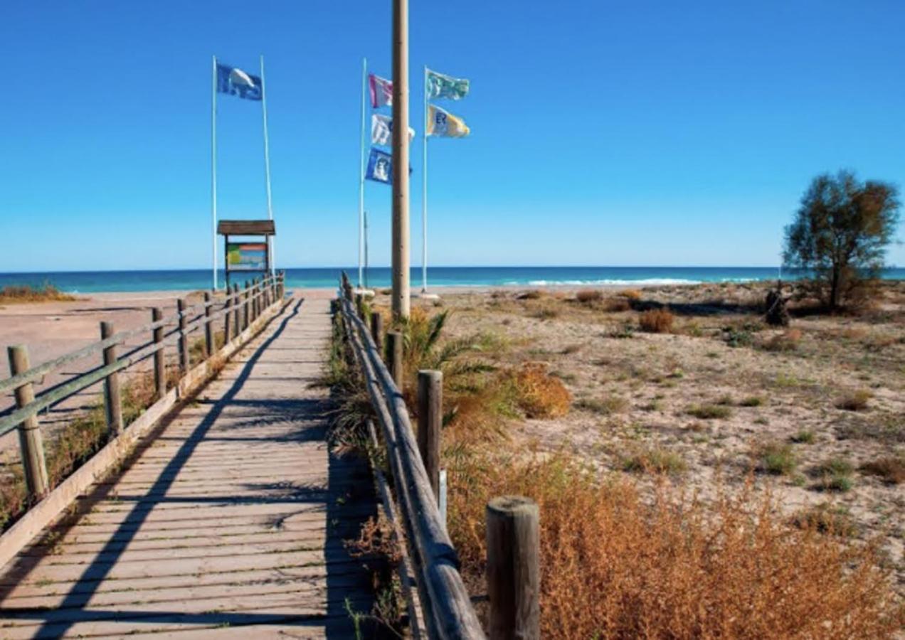 Global Properties, Adosado En Primera Linea De Playa Con Vistas Al Mar Holiday home *