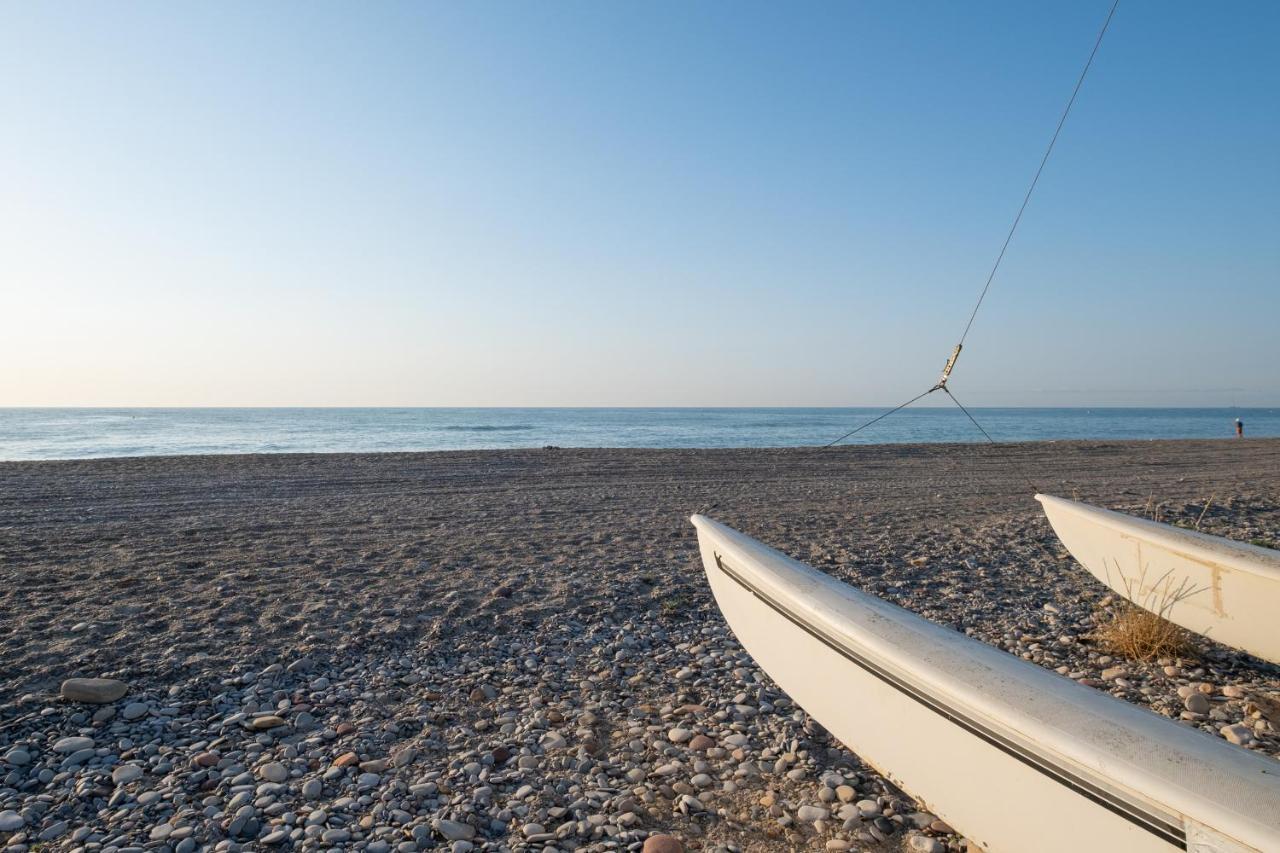Global Properties, Adosado En Primera Linea De Playa Con Vistas Al Mar *