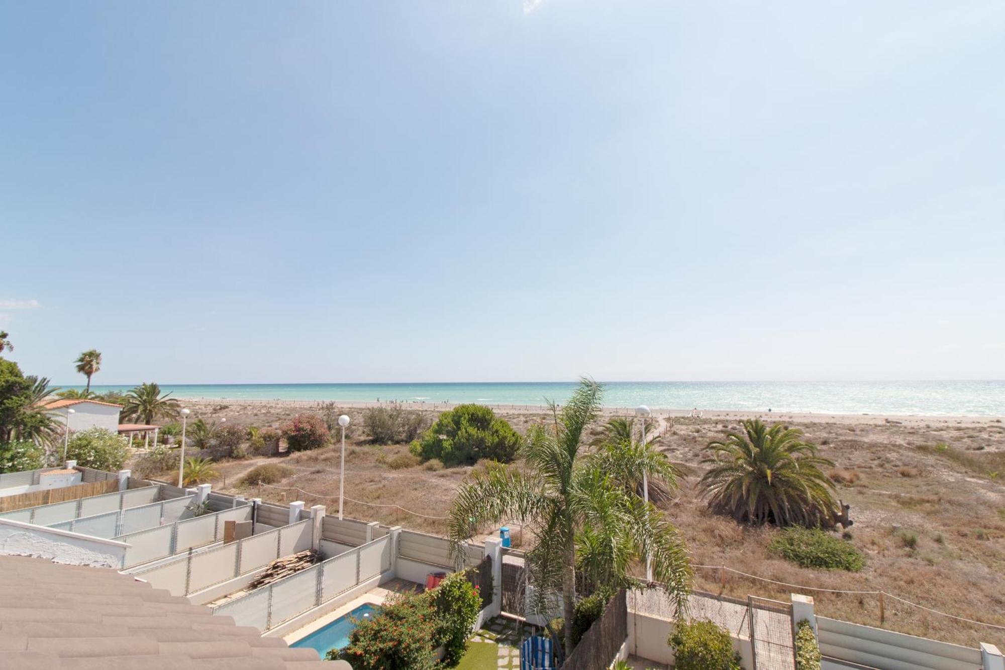 Holiday home Global Properties, Adosado En Primera Linea De Playa Con Vistas Al Mar Sagunto
