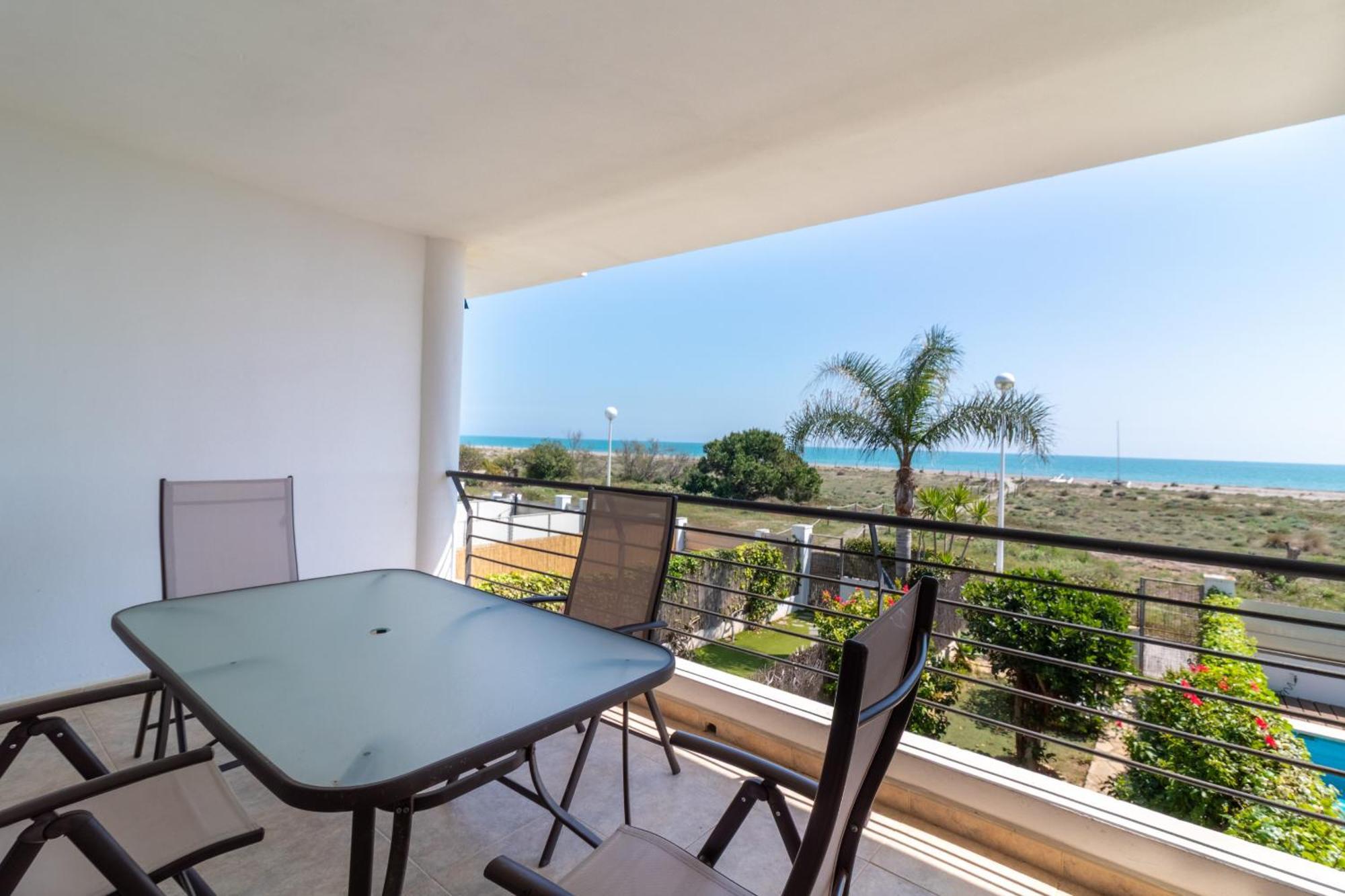Global Properties, Adosado En Primera Linea De Playa Con Vistas Al Mar Holiday home Sagunto
